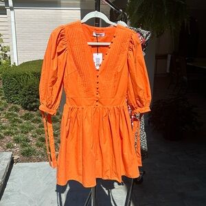 Showpo Orange Dress listed as a size 4 BUT fits like a 0/2